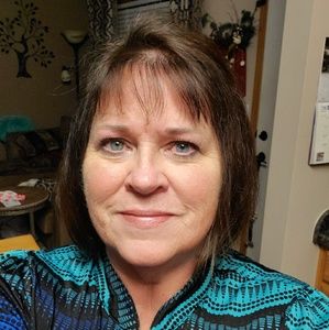 Meet your Posher, Mona